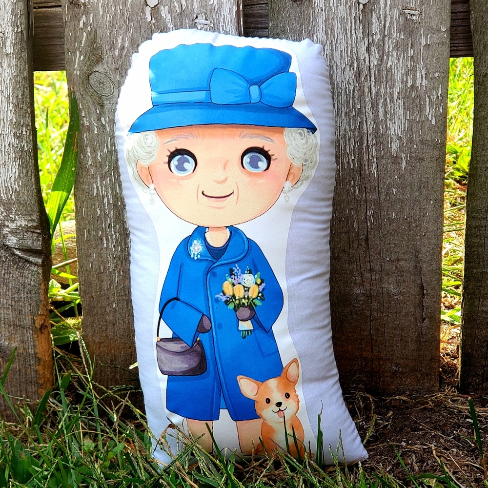 Queen Elizabeth II Pillow Pal. New.